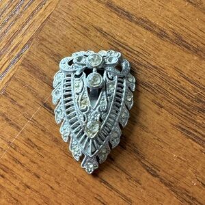 Vintage Silver Tone and Gold Tone Shield Rhinestone Dress Fur Clip. (1)